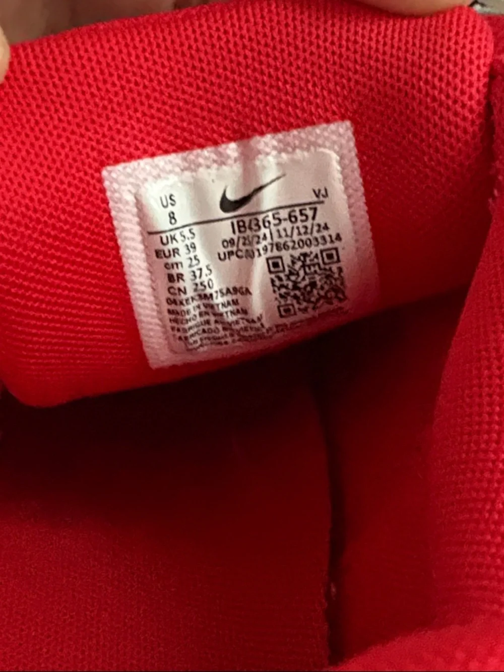 Nike shoes - Picture 4 of 5